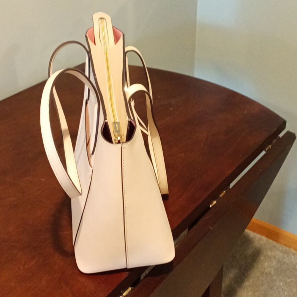 Kate Spade Adel Tote Bag Beige with Pink Interior like New with matching wallet! - Picture 7 of 10